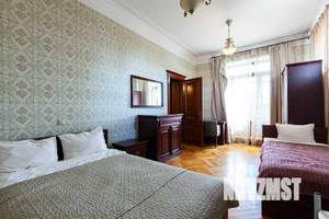 Дом 920м&sup2;, 3-этажный, посуточно, 