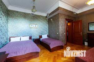 Дом 920м&sup2;, 3-этажный, посуточно, 
