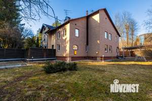 Дом 150м², 2-этажный, участок 9 сот.  