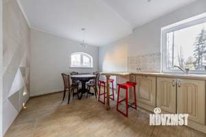 Дом 150м², 2-этажный, участок 9 сот.  