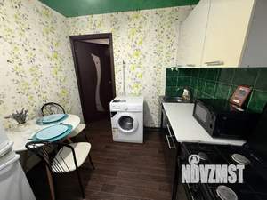 1-к квартира, посуточно, 32м2, 3/5 этаж